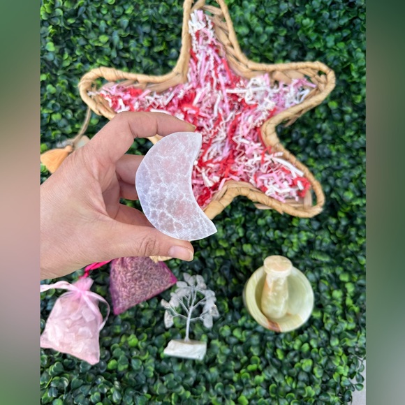 Ocean-Inspired Crystal Gift Set | Selenite, Quartz, Green Onyx & Botanicals - Picture 4 of 8